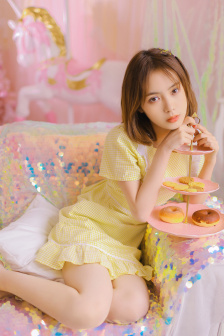 《漂亮的女邻居》三级